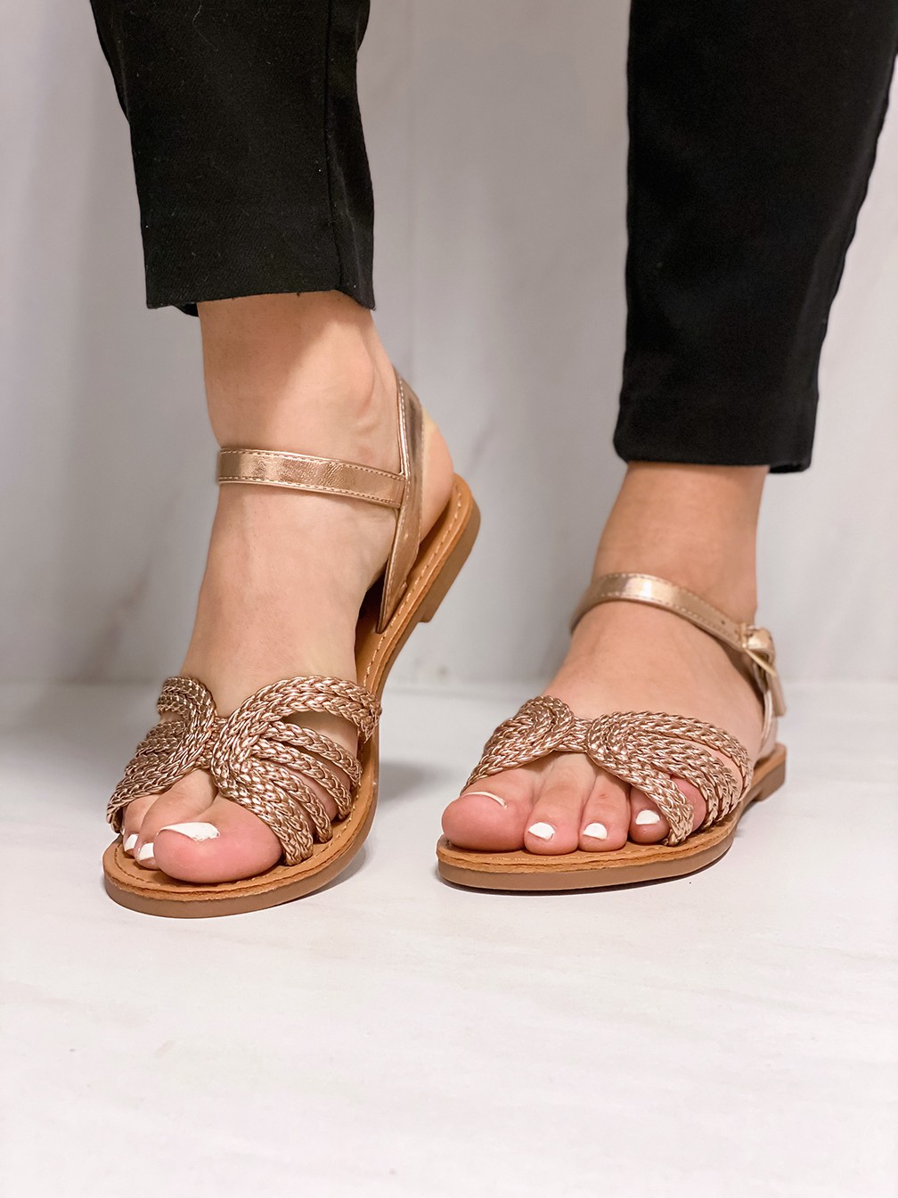 Sandales plates